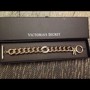 Victoria’s Secret LIMITED EDITION gold bracelet